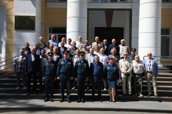 Пятьдесят лет спустя: выпускники вновь в стенах института