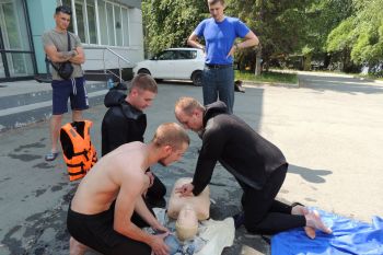 В институте слушатели повысили квалификацию по оказанию первой помощи на воде