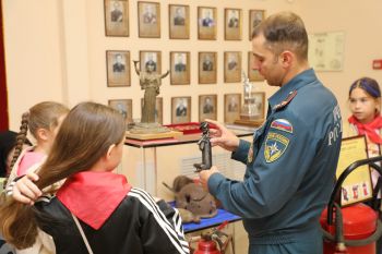 Дети из образовательного центра «Я семьЯ» посетили Уральский институт ГПС МЧС России
