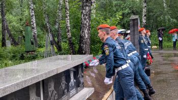 Минута молчания — в память о героях