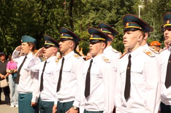 Путь к звездам: Торжественное вручение лейтенантских погон выпускникам института