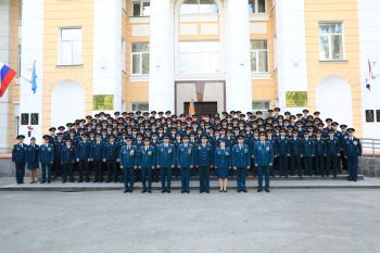 Путь к звездам: Торжественное вручение лейтенантских погон выпускникам института