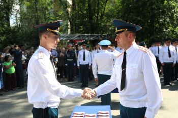 Путь к звездам: Торжественное вручение лейтенантских погон выпускникам института