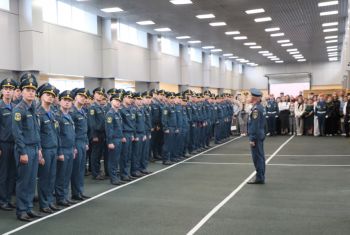 Последняя вечерняя поверка выпускников в института