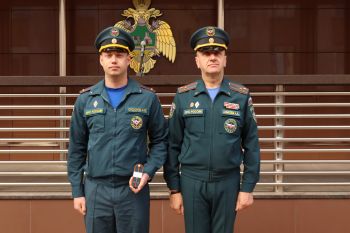 Торжественное построение: подведение итогов и награждение в институте