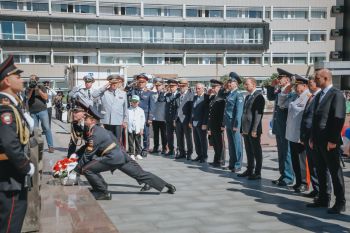 Начальник института принял участие в торжественном выпуске Уральского юридического института МВД России