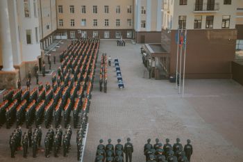 В институте отметили День знаний торжественным построением