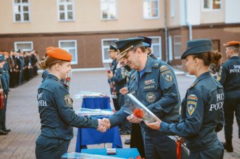 В институте отметили День знаний торжественным построением