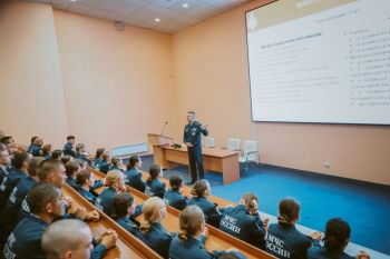 В День знаний в институте прошли открытые уроки для курсантов