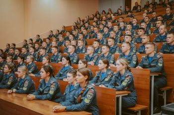 В институте прошла показательная лекция для выпускных курсов