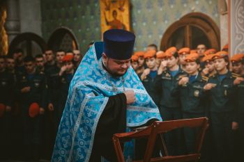 Личный состав института принял участие в молебне Пресвятой Богородице в честь иконы «Неопалимая Купина»