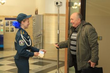 Торжественной встречей и яркими эмоциями: в Уральском институте ГПС МЧС России встретили профессорско-преподавательский состав в преддверии Дня учителя!
