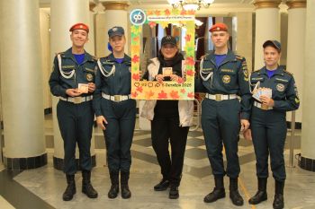 Торжественной встречей и яркими эмоциями: в Уральском институте ГПС МЧС России встретили профессорско-преподавательский состав в преддверии Дня учителя!