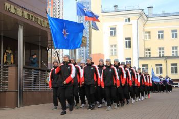 Спортивный старт в честь 35-летия МЧС России: в Уральском институте ГПС МЧС России зажглось «Пламя» спартакиады!