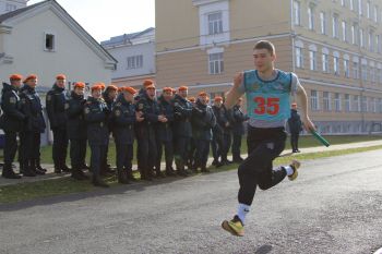 Спортивный старт в честь 35-летия МЧС России: в Уральском институте ГПС МЧС России зажглось «Пламя» спартакиады!