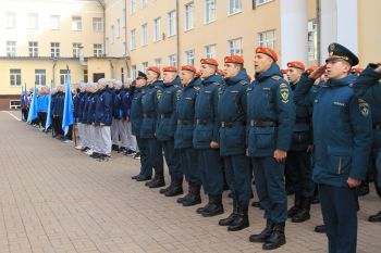 Спортивный старт в честь 35-летия МЧС России: в Уральском институте ГПС МЧС России зажглось «Пламя» спартакиады!