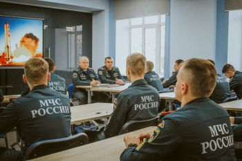 Курсанты, направленные на обучение от специальных управлений ФПС МЧС России, осваивают дополнительную профессиональную программу