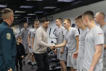 В преддверии 35-летия со дня образования МЧС России, Павел Валерьевич Дацюк посетил Уральский институт ГПС МЧС России