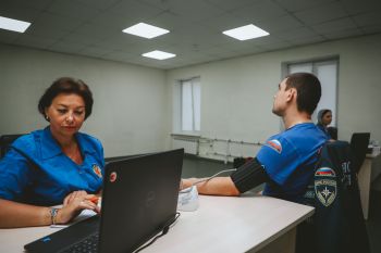 Личный состав института принял участие в очередной сдаче крови 