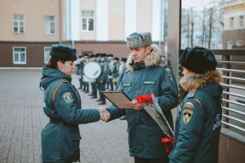 В институте состоялось еженедельное построение В институте состоялось еженедельное построение