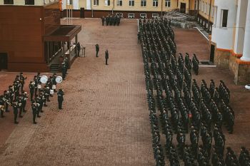 В институте состоялось еженедельное построение В институте состоялось еженедельное построение