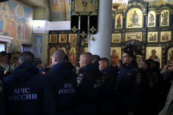 Курсанты института приняли участие в крестном ходе Курсанты института приняли участие в крестном ходе