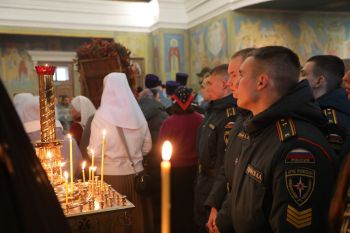 Курсанты института приняли участие в крестном ходе Курсанты института приняли участие в крестном ходе