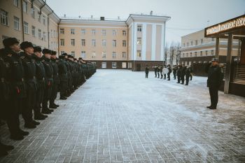 В институте состоялось еженедельное построение личного состава В институте состоялось еженедельное построение личного состава