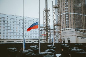 В  институте состоялось еженедельное построение личного состава