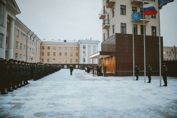 В  институте состоялось еженедельное построение личного состава