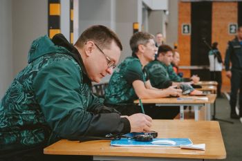 В институте прошли соревнования по гиревому спорту, приуроченные ко Дню народного единства В институте прошли соревнования по гиревому спорту, приуроченные ко Дню народного единства