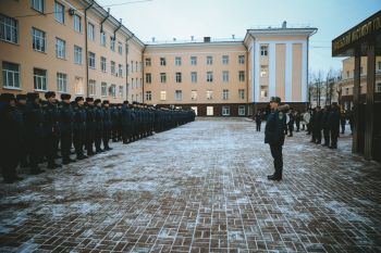 В Уральском институте ГПС МЧС России состоялось еженедельное построение личного состава