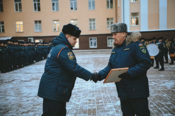 В Уральском институте ГПС МЧС России состоялось еженедельное построение личного состава
