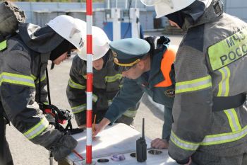 «Служение и знание: к Дню преподавателя высшей школы чествуем педагогов Уральского института ГПС МЧС России»