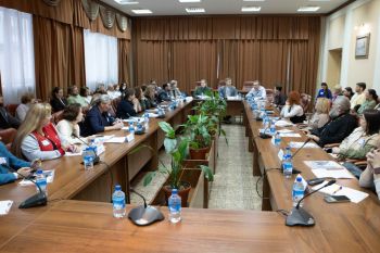 Сотрудники института приняли участие в «На линии доверия: вызовы, стратегии, ресурсы»