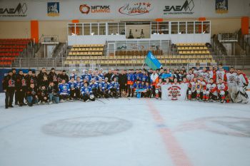 В Верхней Пышме завершился хоккейный турнир в честь 35-летия МЧС России: серебряные призеры команда «Огненный щит» нашего института В Верхней Пышме завершился хоккейный турнир в честь 35-летия МЧС России: серебряные призеры команда «Огненный щит» нашего института