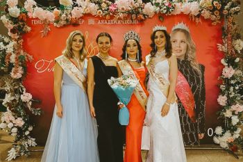 В Екатеринбурге выбрали главную маму Урала, в номинации интернет-симпатий победила Кристина Свяжина