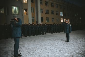 Начало недели на плацу института Начало недели на плацу института