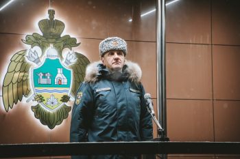 Начало недели на плацу института Начало недели на плацу института