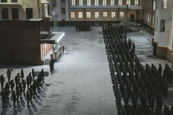 Начало недели на плацу института Начало недели на плацу института