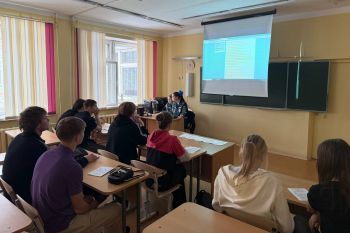 Школьникам Заречного рассказали о профессии пожарного-спасателя Школьникам Заречного рассказали о профессии пожарного-спасателя