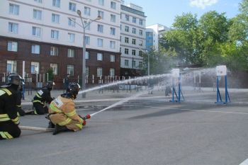 В соревнованиях по боевому развертыванию сил  и средств победили курсанты 142 учебной группы