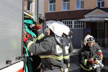 В соревнованиях по боевому развертыванию сил  и средств победили курсанты 142 учебной группы