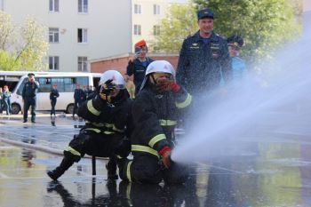 В соревнованиях по боевому развертыванию сил  и средств победили курсанты 142 учебной группы