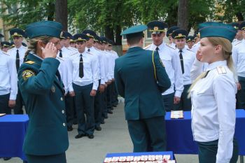 На Аллее выпускников заложили новые плиты