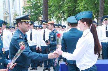 На Аллее выпускников заложили новые плиты