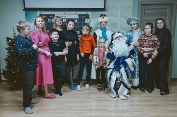 "Коробка добра: теплая встреча в "Сейчастье"