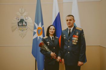 В Уральском институте ГПС МЧС России старт дня дали торжественным награждением