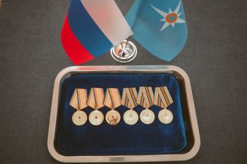 В Уральском институте ГПС МЧС России старт дня дали торжественным награждением