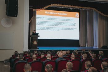 Сегодня в институте курсанты второго курса активно заряжаются энергией и настраиваются на продуктивную работу